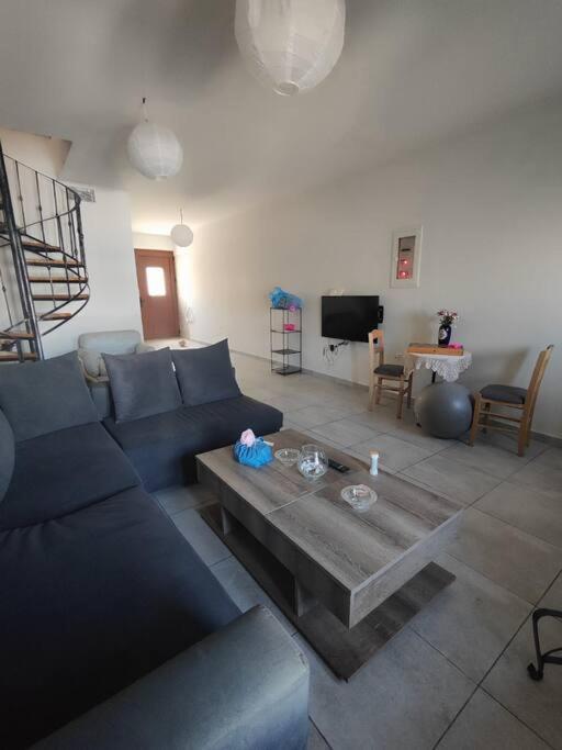 Two-Storey House In Kardamyla Mármaron Extérieur photo