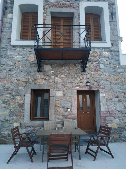 Two-Storey House In Kardamyla Mármaron Extérieur photo